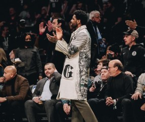 mk体育入口-欧文主场“首秀”当观众 詹皇KD纷纷炮轰纽约政策